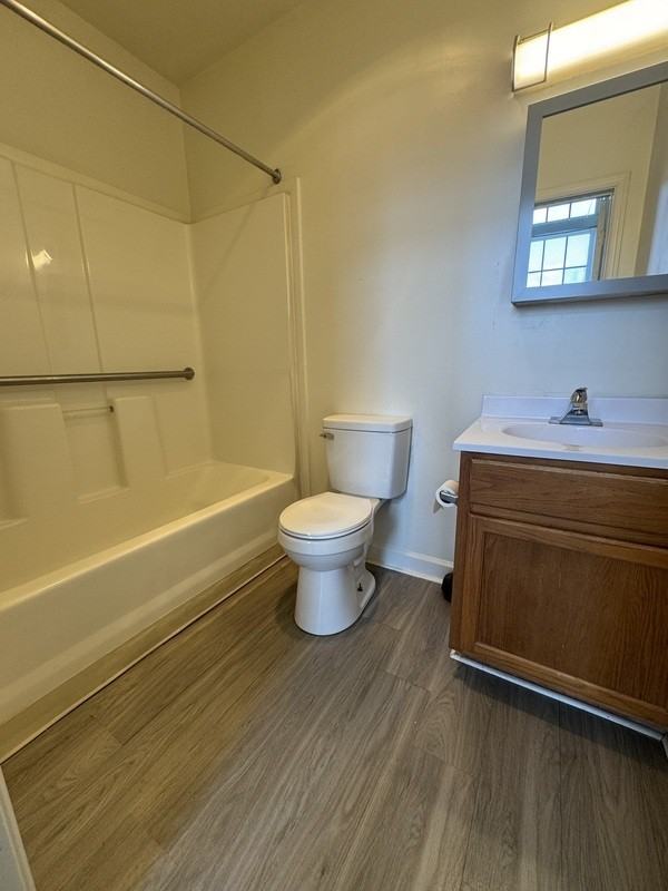1411 Bainbridge St - Photo 6 of 7