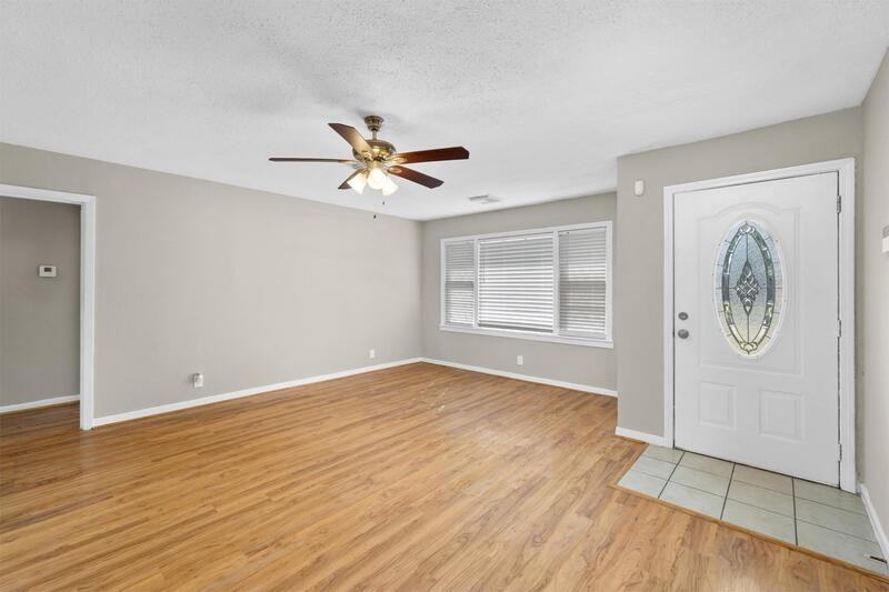 1502 15th Ave N - Photo 3 of 16