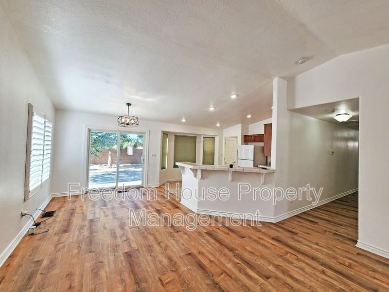 5945 E Badlands Ln - Photo 6 of 40