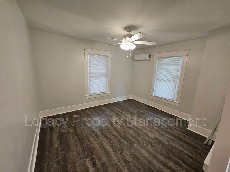 703 Askew St #B - Photo 6 of 10