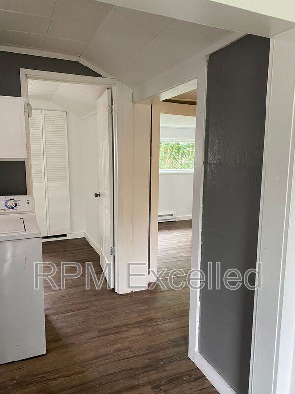 824 6th St Se - Photo 7 of 13