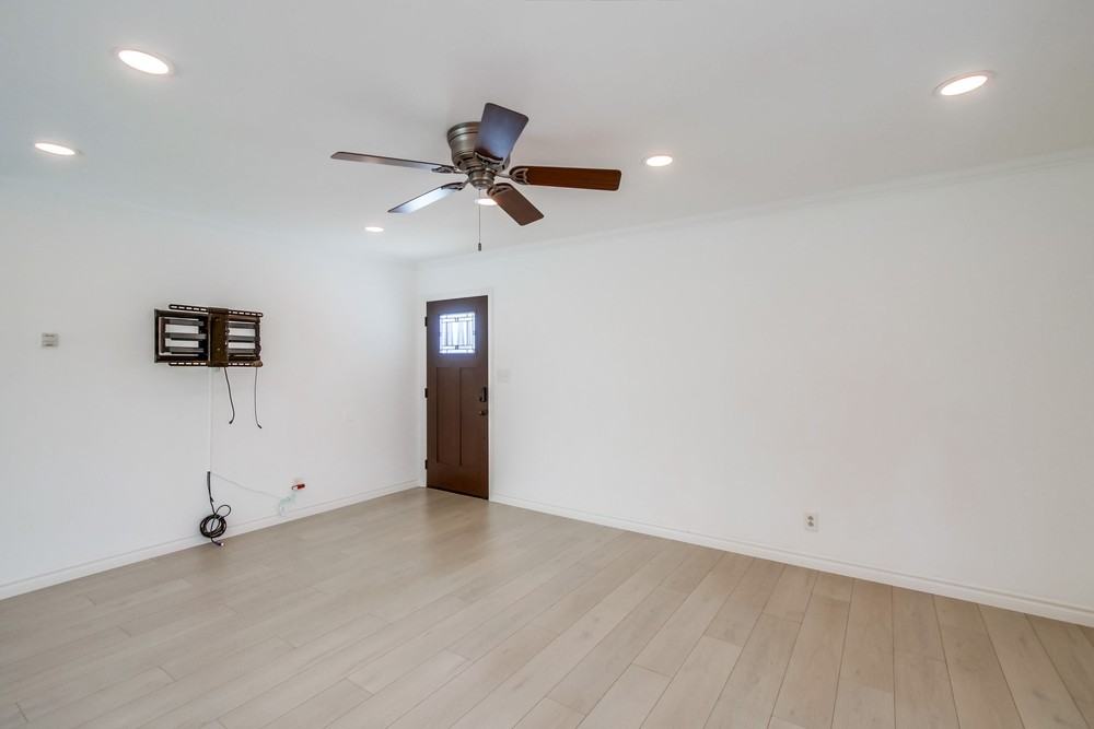 5068 Baxter St - Photo 2 of 41