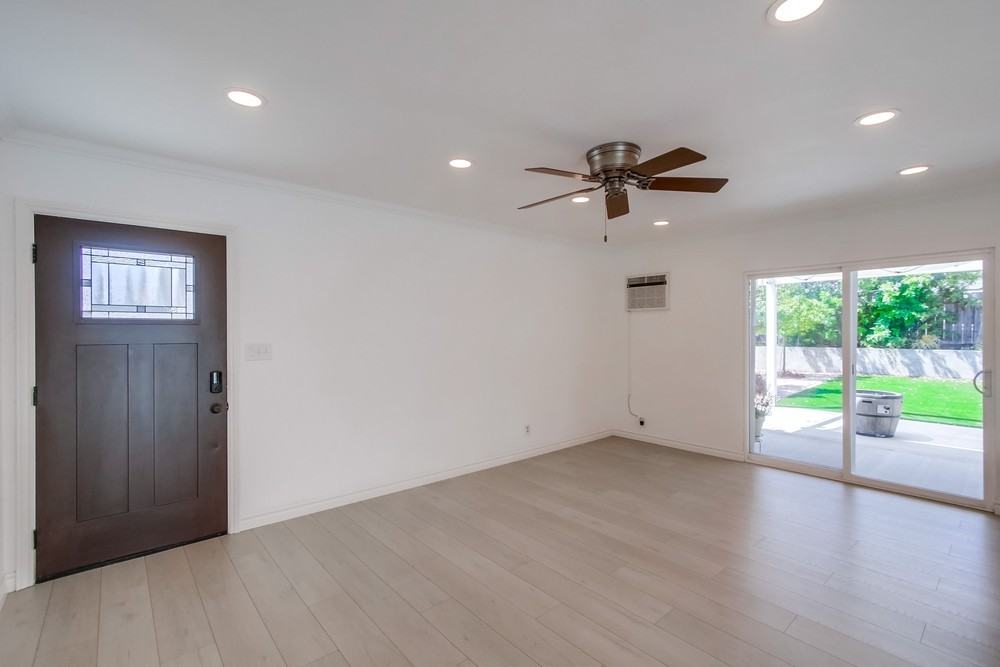 5068 Baxter St - Photo 5 of 41