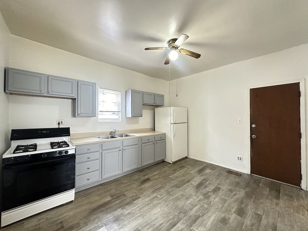 1722 N Kimball Ave #2 - Photo 3 of 21