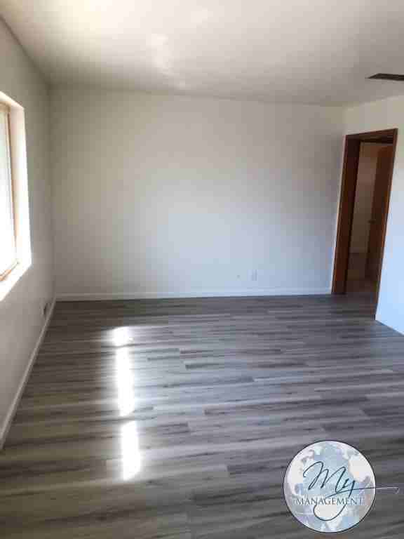 227 Carney St - Photo 2 of 9