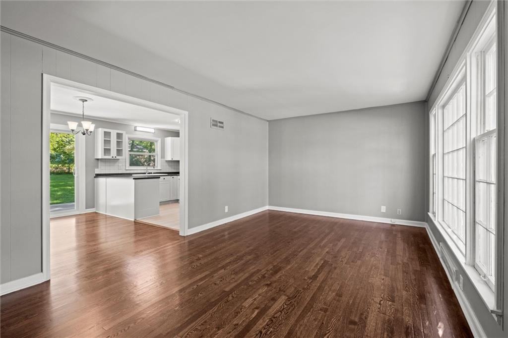 7600 W 64th Ter - Photo 2 of 21