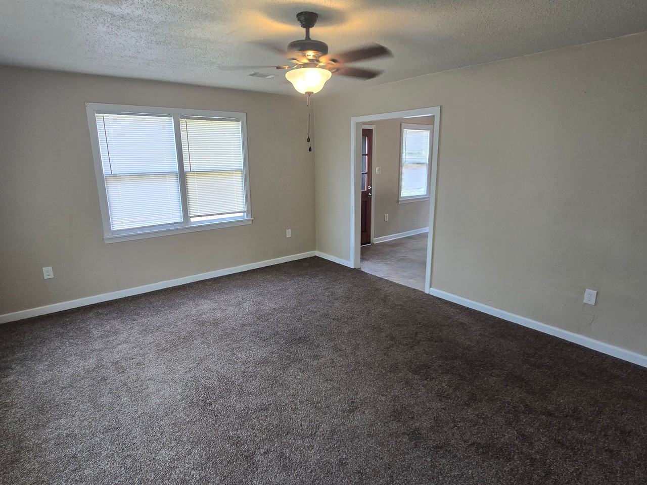 4512 Grand Ave - Photo 2 of 14
