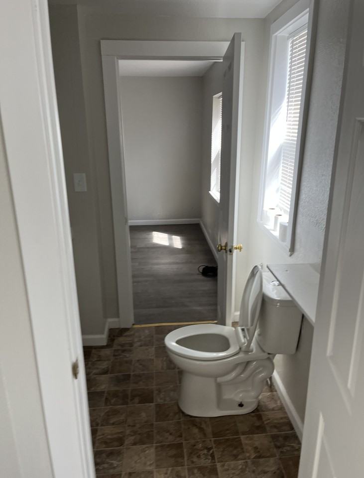 19120 1st Ave - Photo 5 of 6