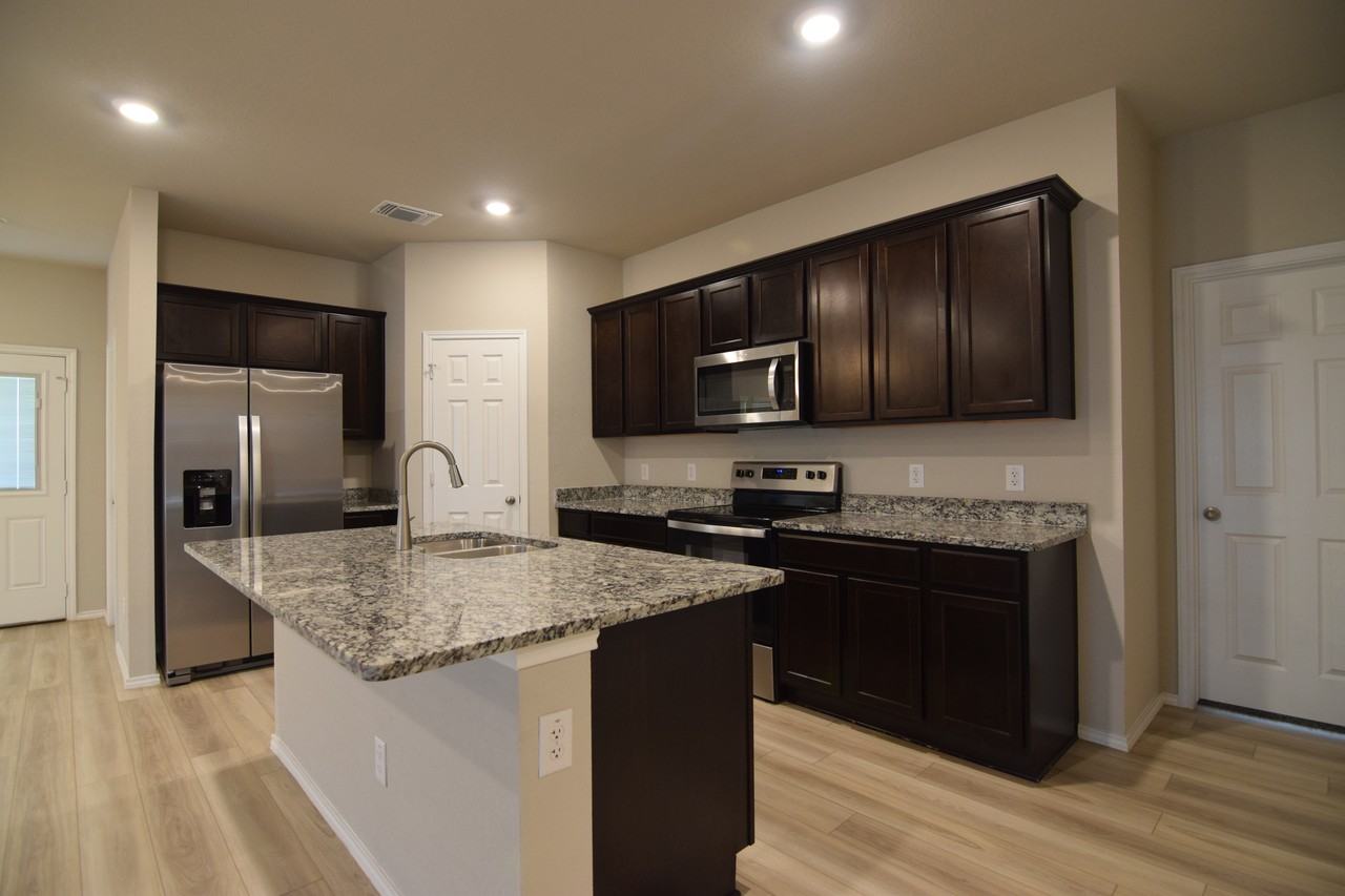 8514 Brahma Plains Rd - Photo 4 of 20
