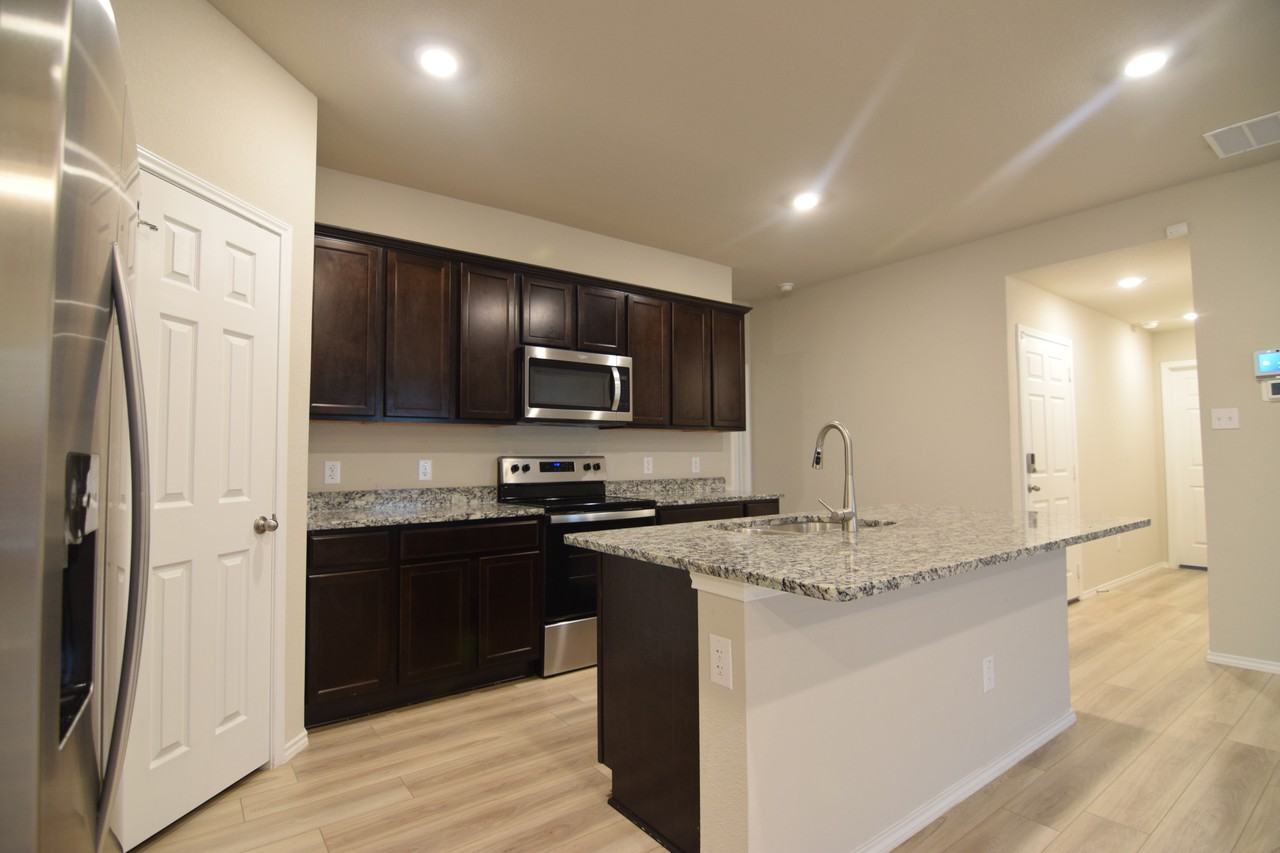 8514 Brahma Plains Rd - Photo 6 of 20