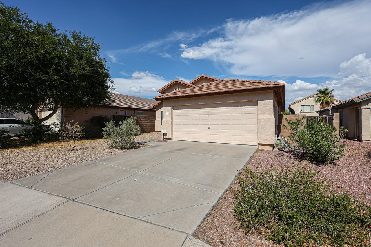 1517 South 219th Drive