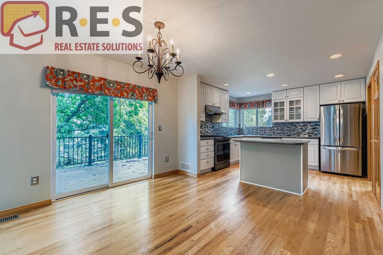 2513 Concord Cir - Photo 6 of 28