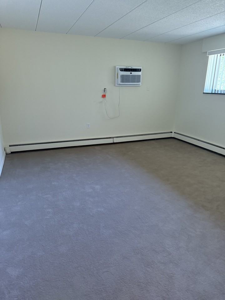 Main St #8 - Photo 2 of 6