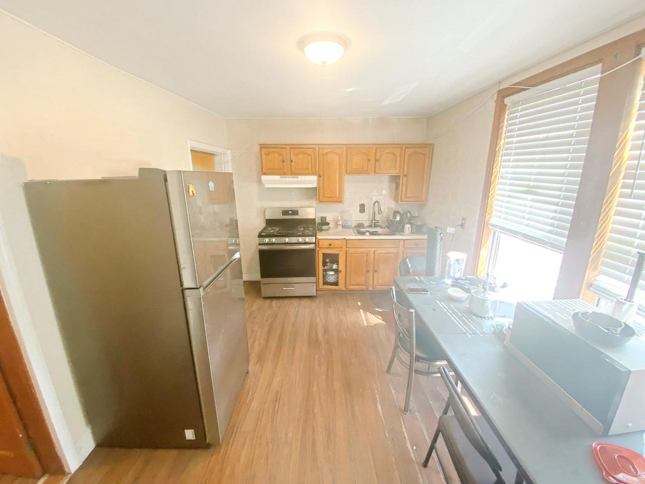 742 Parker St #3 - Photo 3 of 13