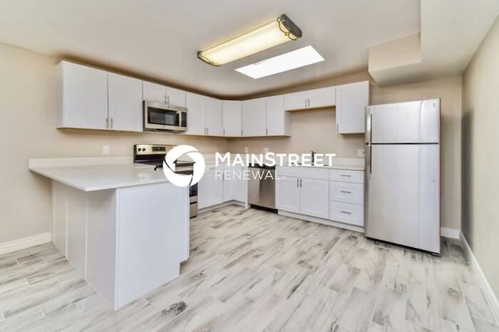 1735 E Warren Pl - Photo 3 of 14