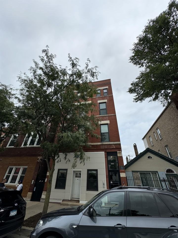1722 West 21st Street - Photo 2 of 13