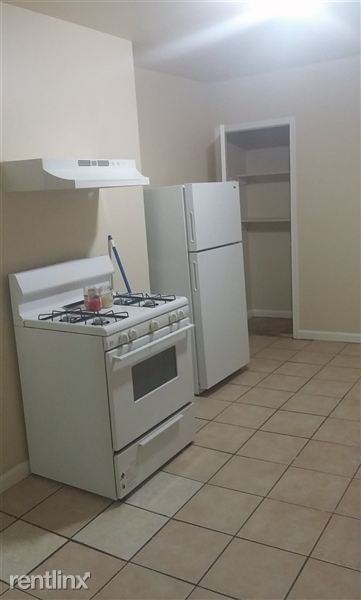 238 N Day St - Photo 3 of 6