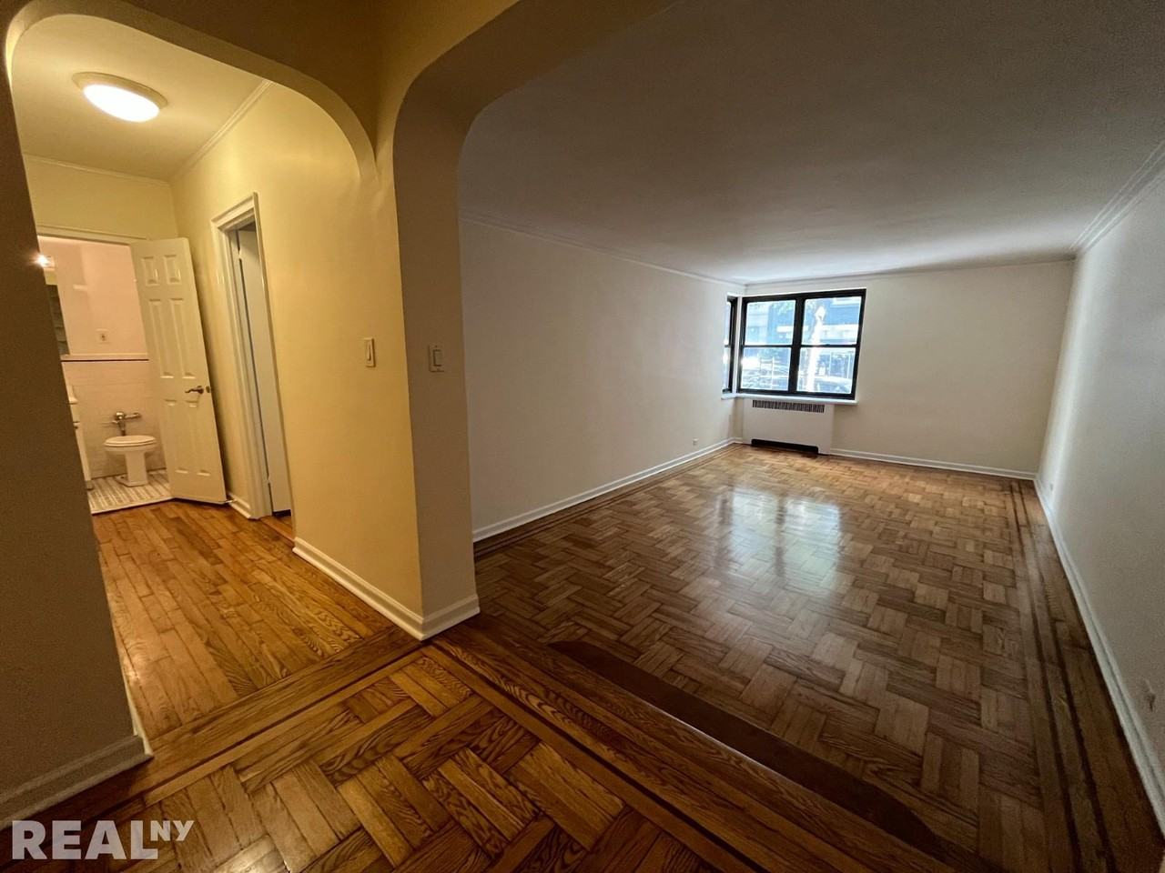 E 24th St #1D - Photo 2 of 7