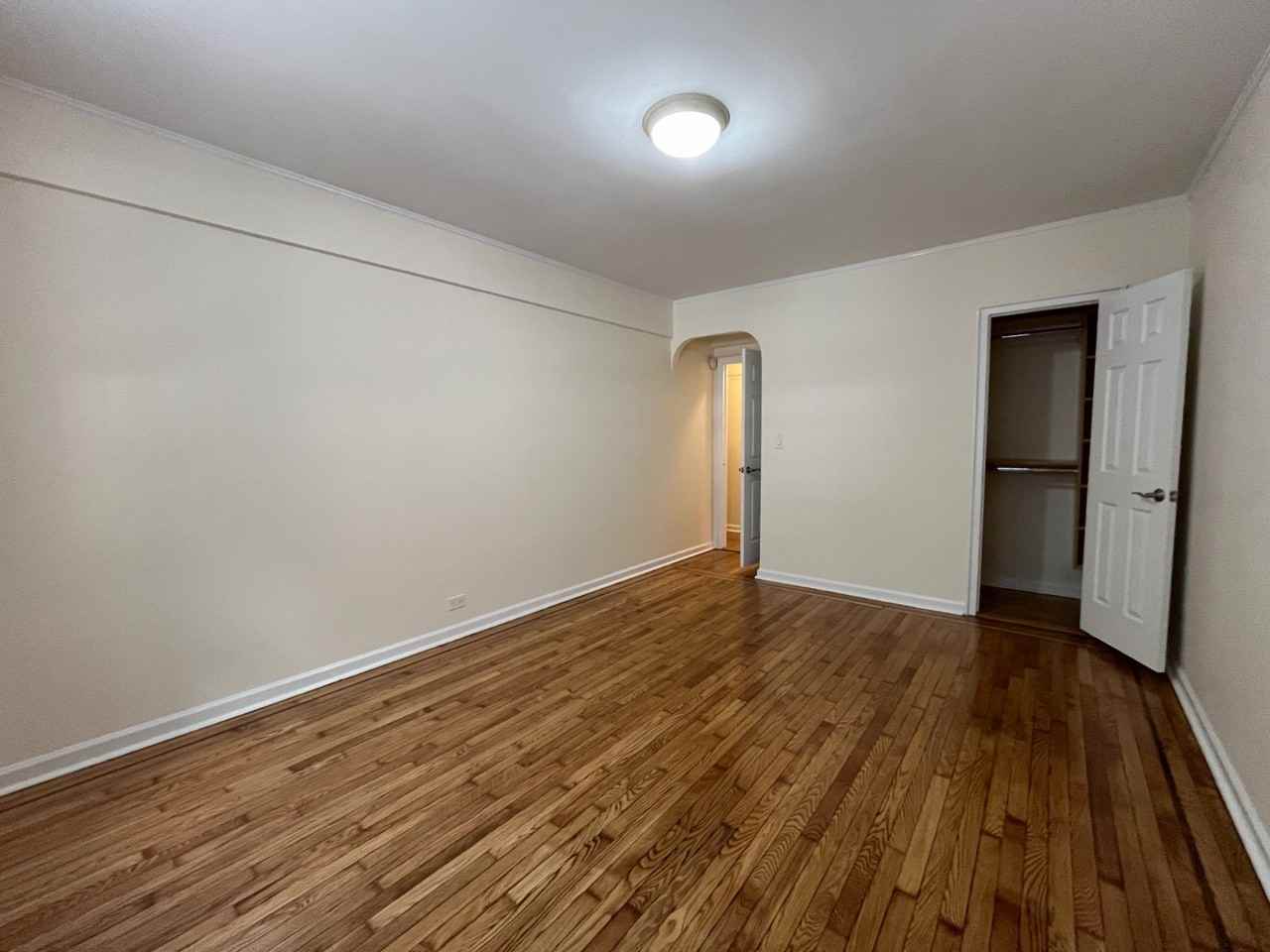 E 24th St #1D - Photo 5 of 7