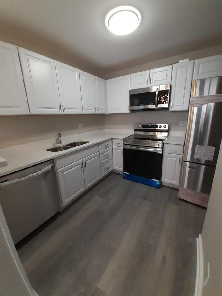 5100 N Marine Drive - Photo 3 of 10