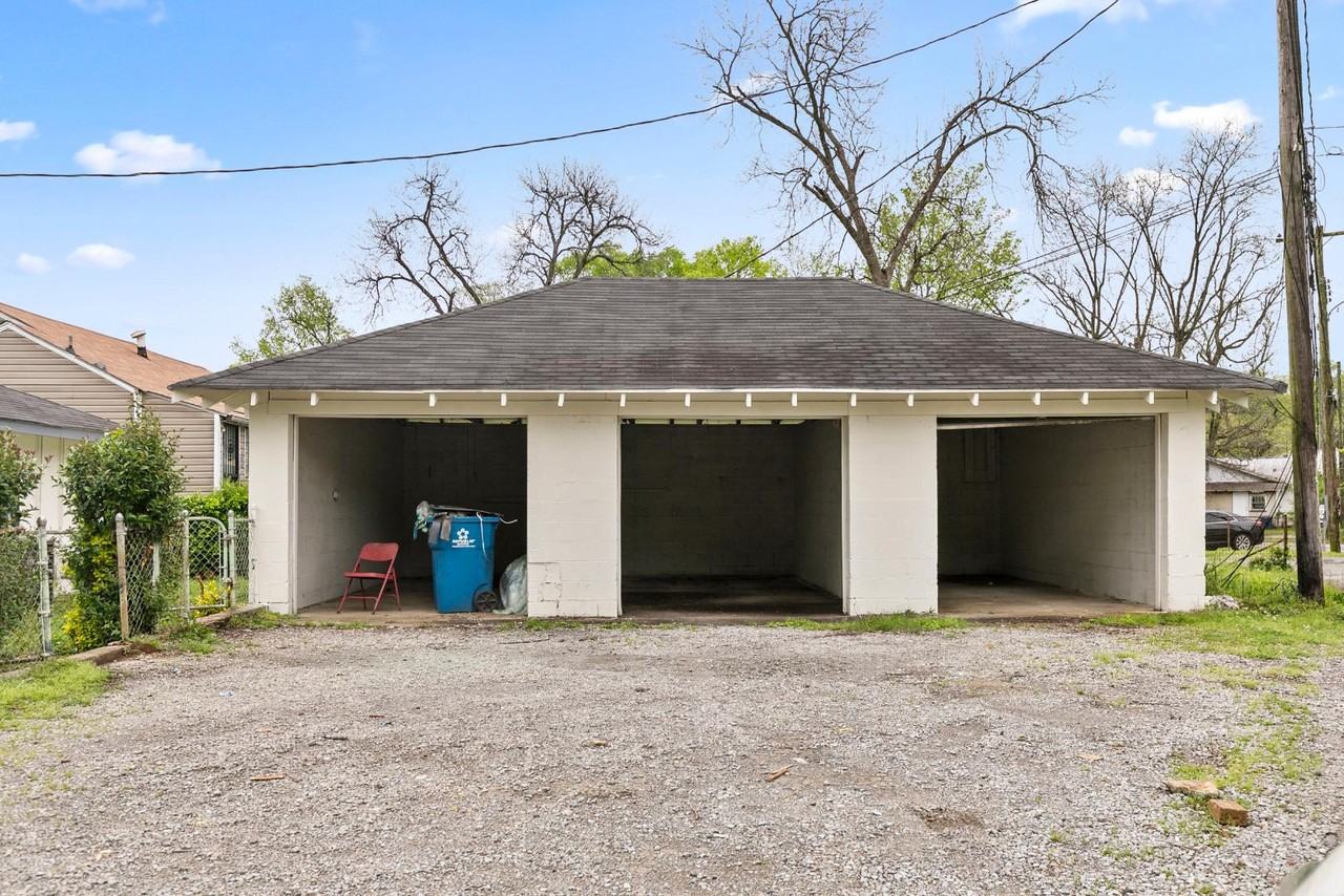 725 40th Pl - Photo 3 of 10