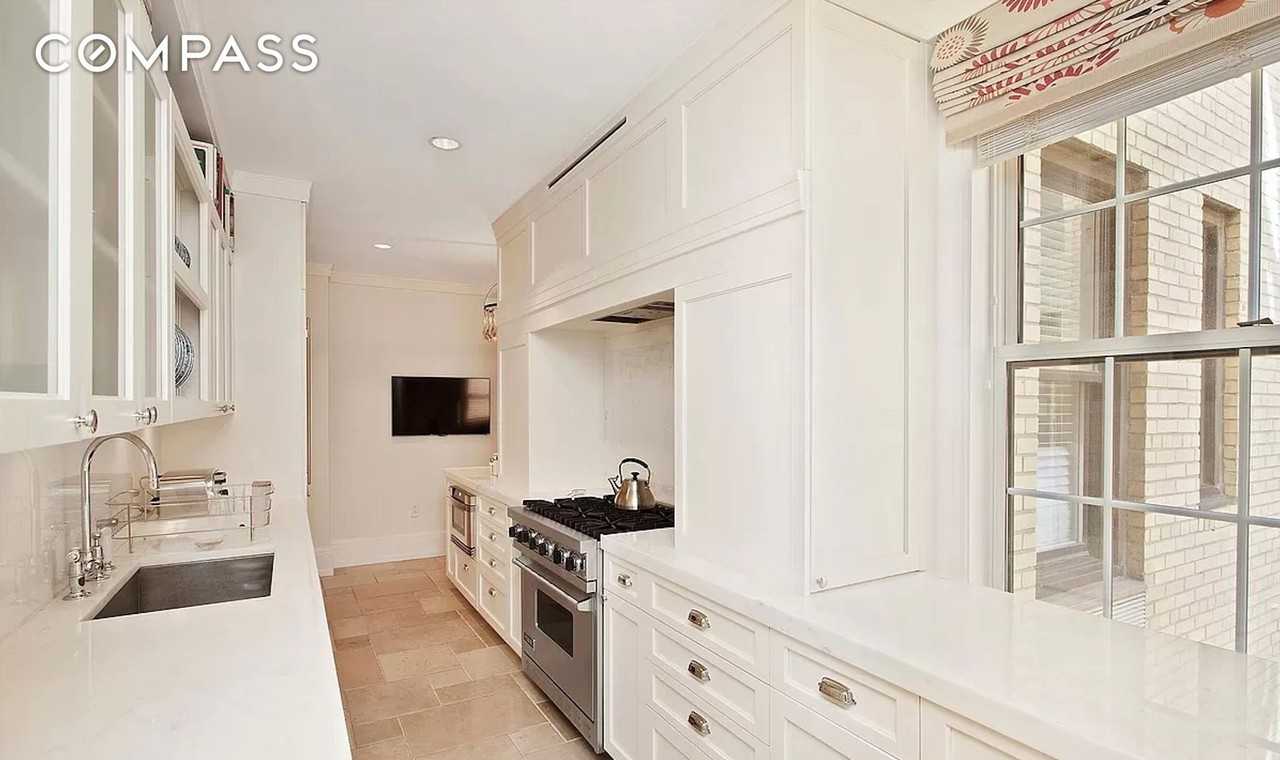 40 E 66th St #8C - Photo 3 of 16