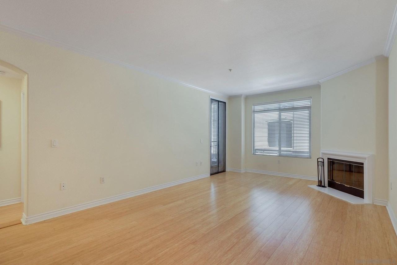 9253 Regents Rd #A302 - Photo 4 of 11