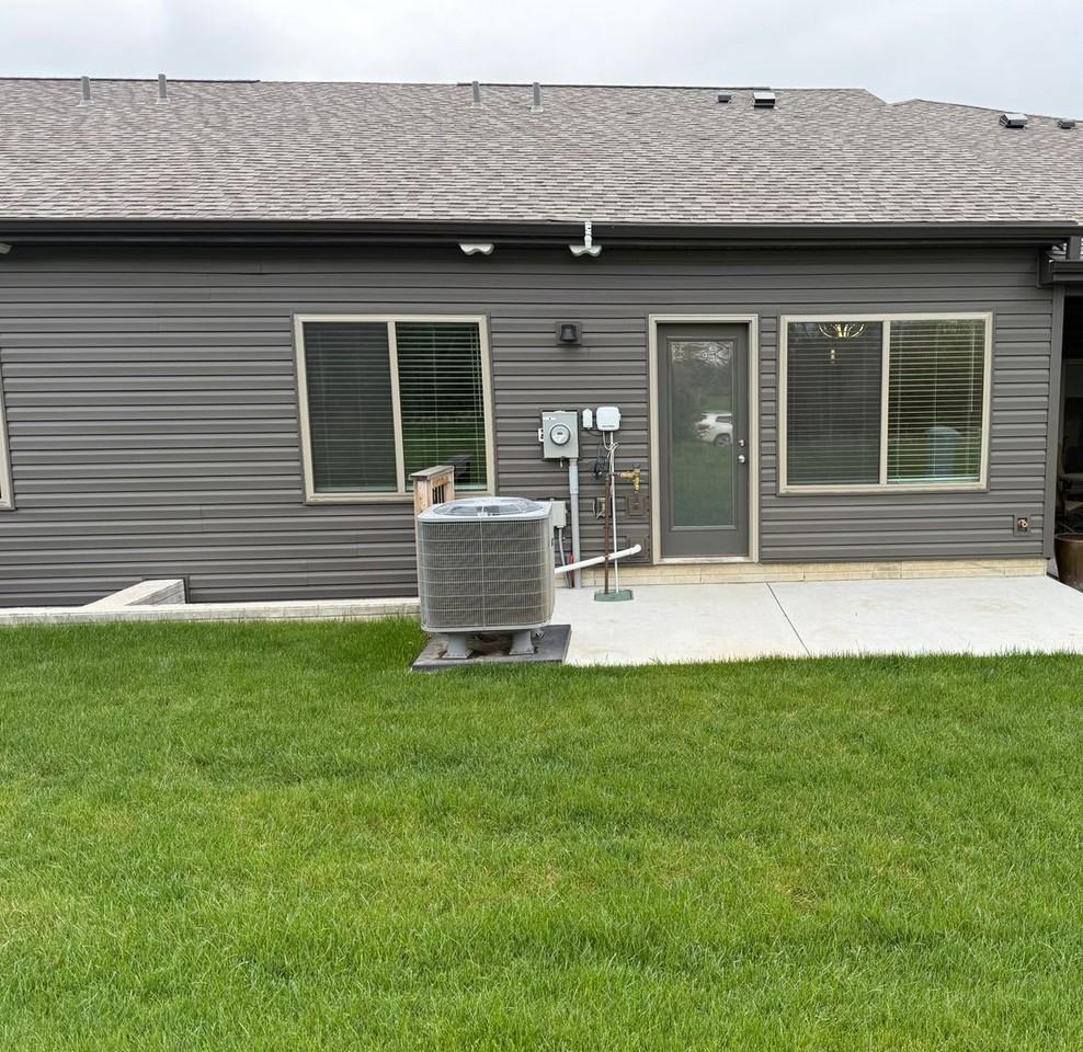 8825 Bristlecone Dr - Photo 2 of 24