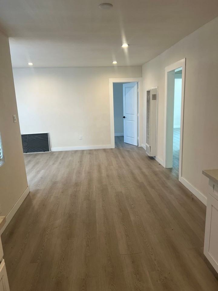 1311 W Martin Luther King Jr Blvd - Photo 5 of 12