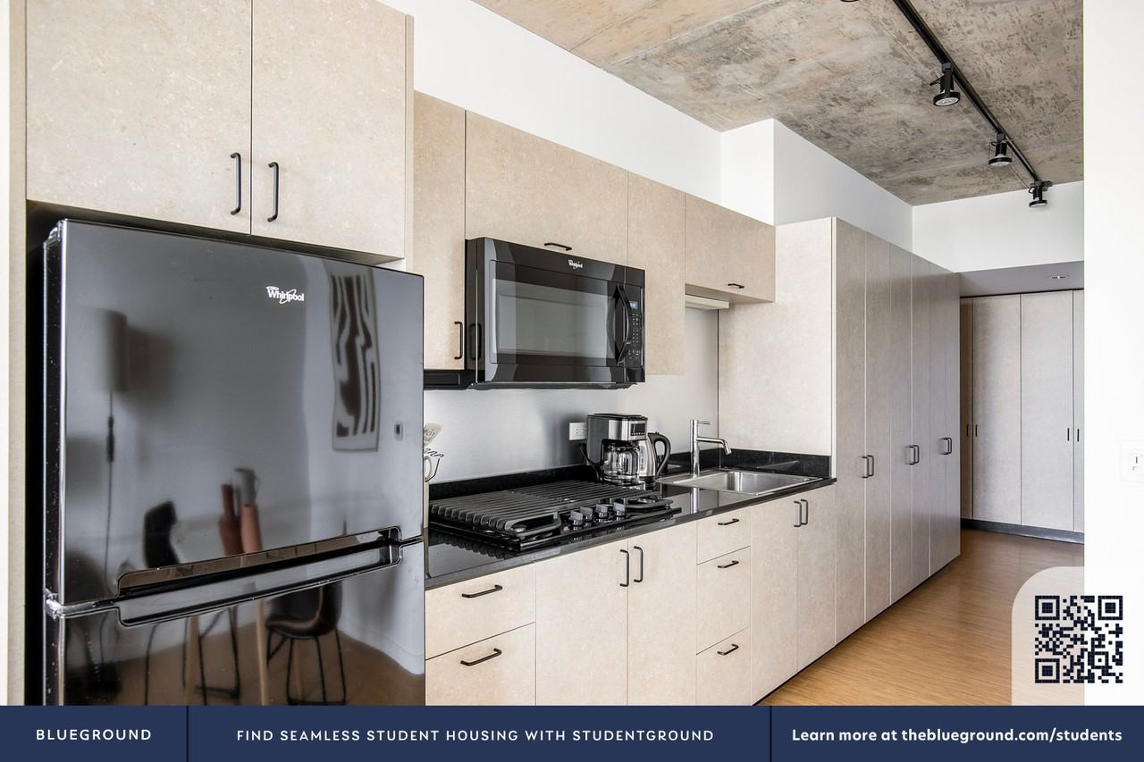 1515 N Fremont St #1281 - Photo 7 of 31