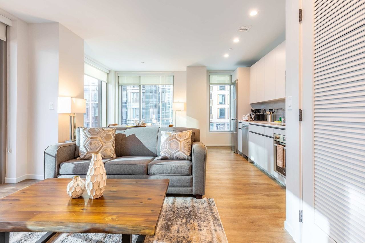 131 Seaport Blvd #1050352P - Photo 5 of 35