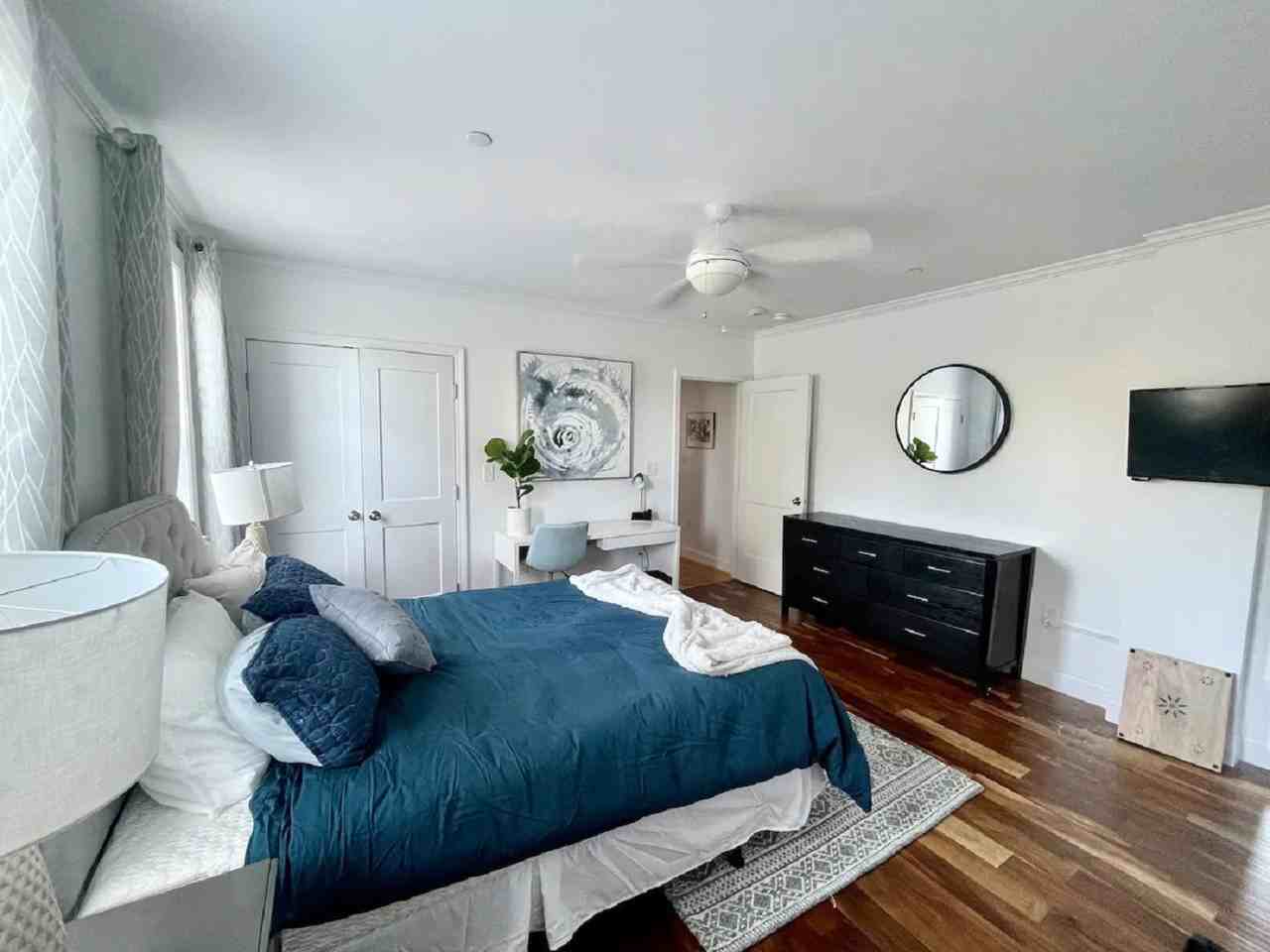 1008 Tremont St #1237954P - Photo 3 of 11