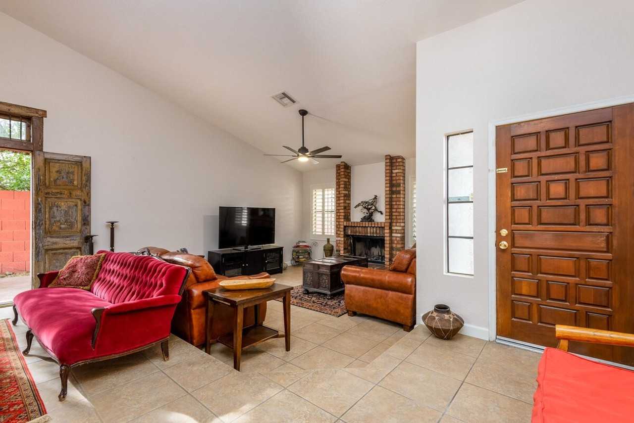 10767 N 109th St #1255461P - Photo 2 of 48