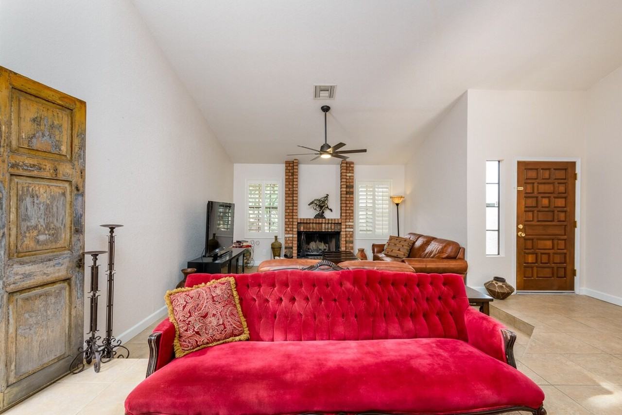 10767 N 109th St #1255461P - Photo 3 of 48