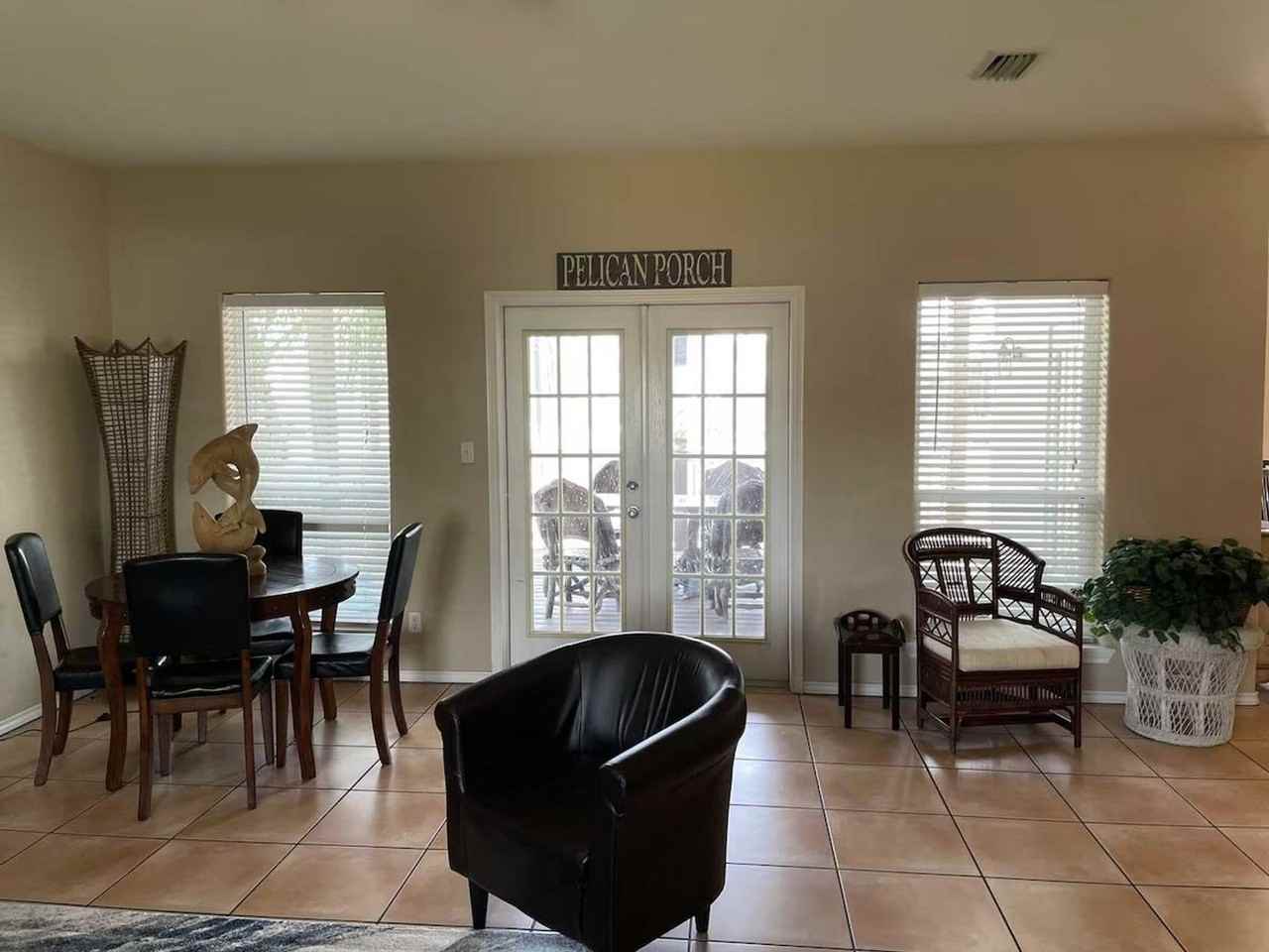 126 E Pike St #1255597P - Photo 4 of 29