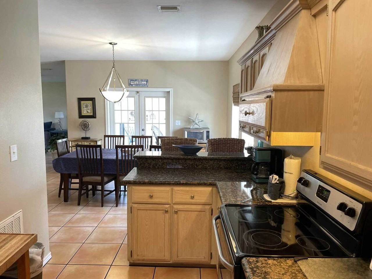 126 E Pike St #1255597P - Photo 6 of 29