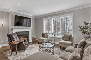 3808 N Kenmore Ave - Photo 1 of 1