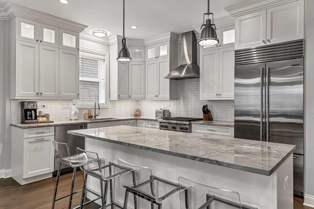 3808 North Kenmore Avenue #1255616P - Photo 2 of 22