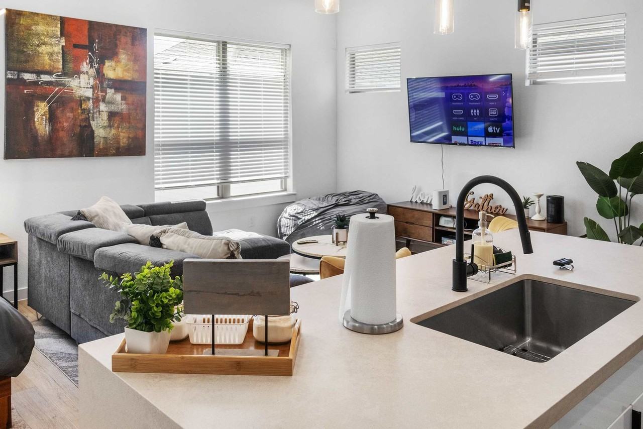 6738 Peerless St #1257736P - Photo 6 of 50