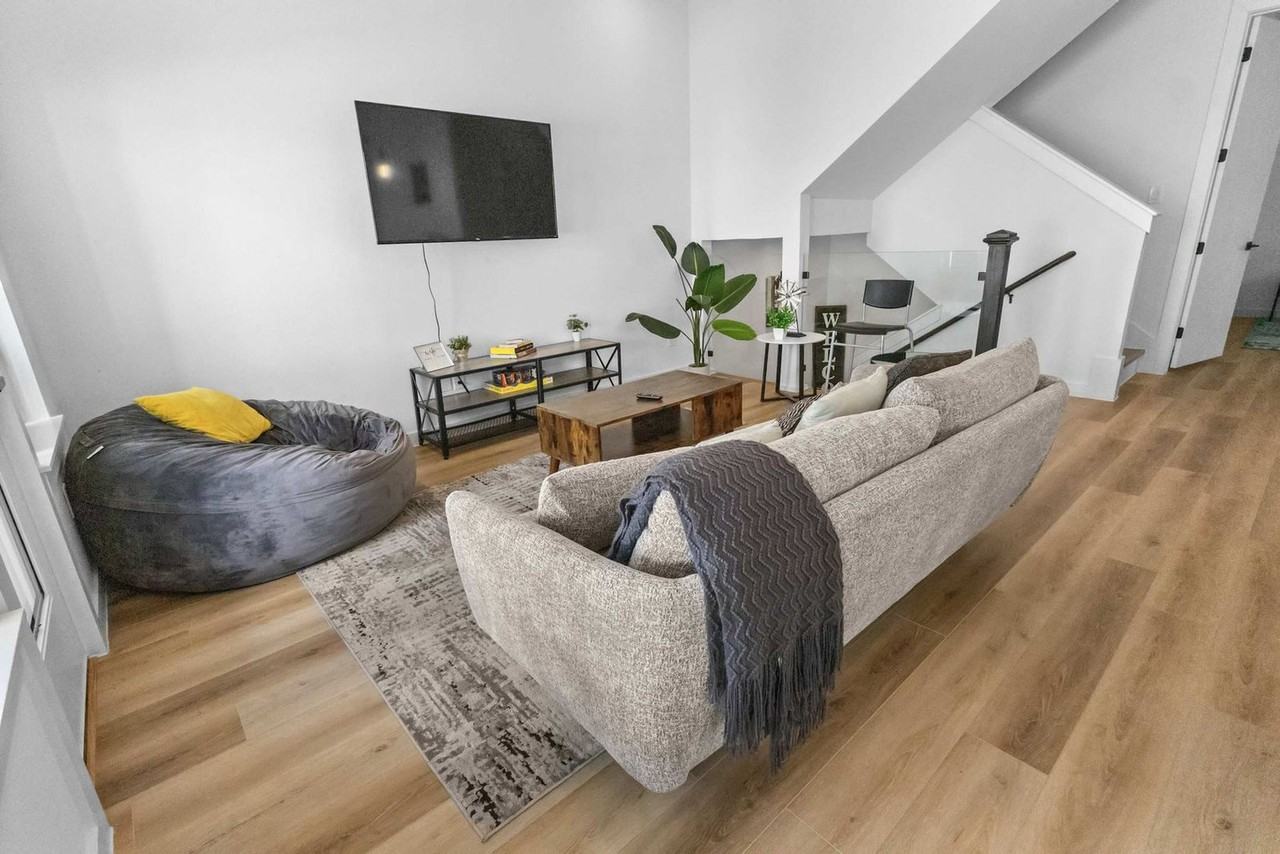 6740 Peerless Street - Photo 2 of 71