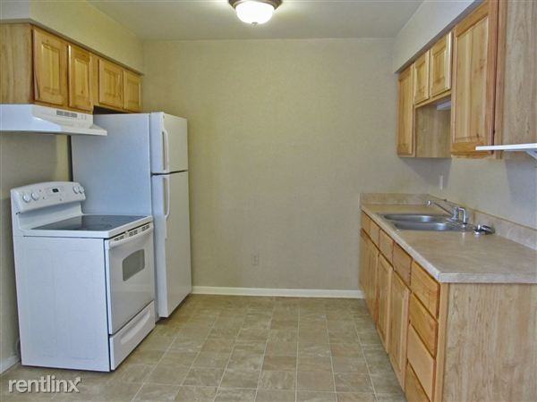 817 Clover St - Photo 2 of 7