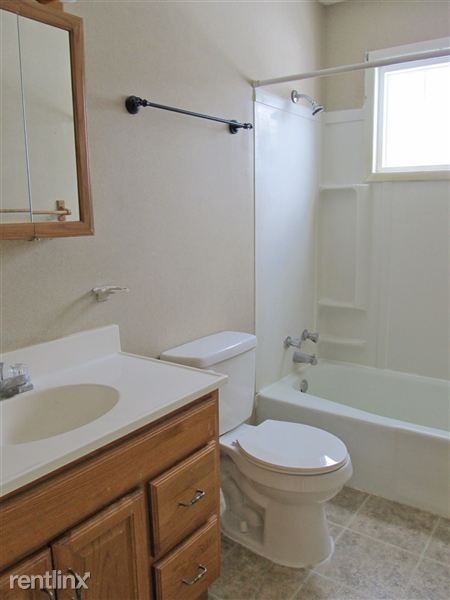 817 Clover St - Photo 3 of 7