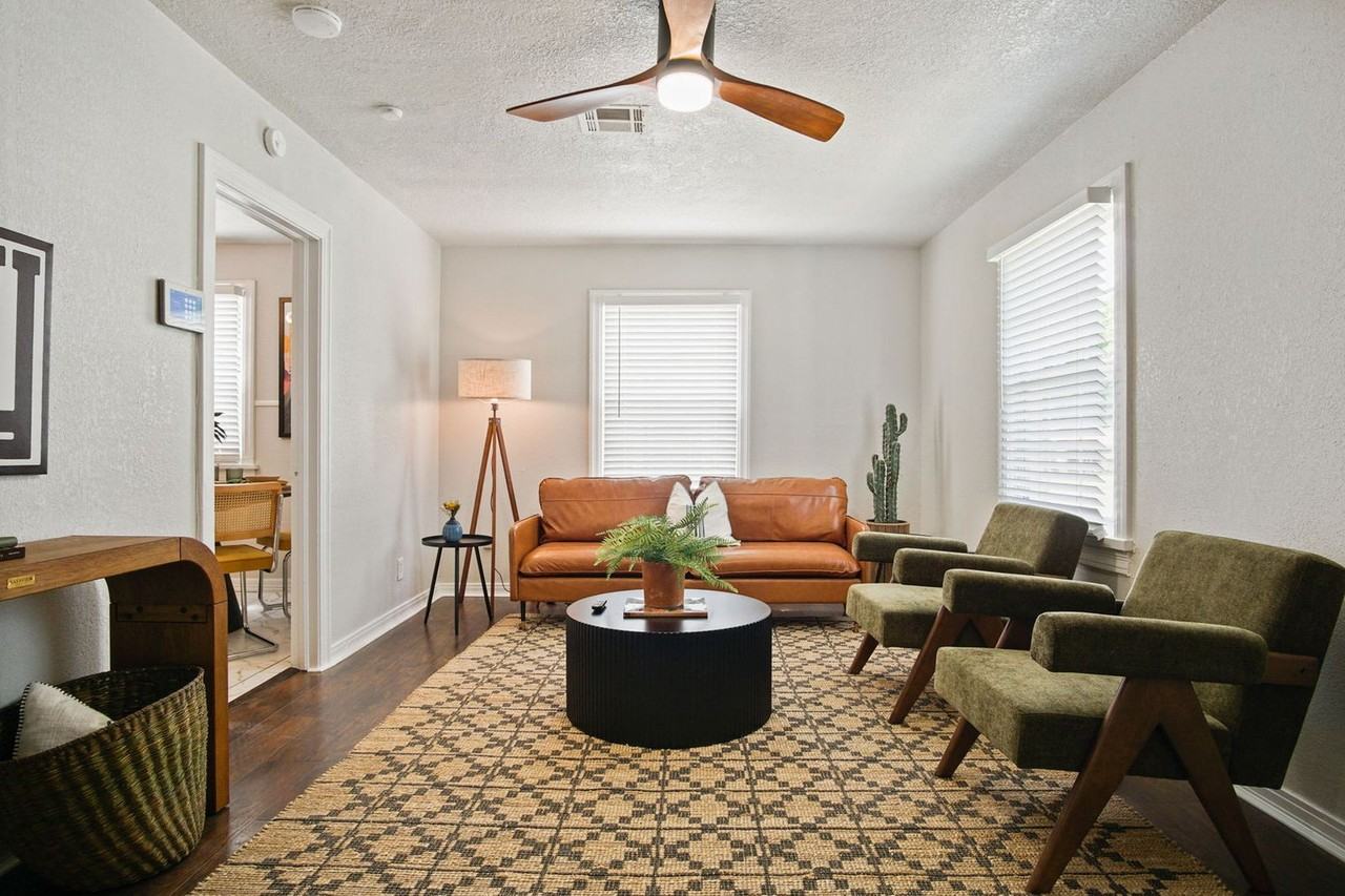 912 West Comanche Street #1259093P - Photo 2 of 38