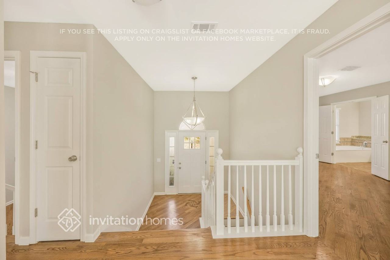 1124 White Mountain Ln - Photo 2 of 27