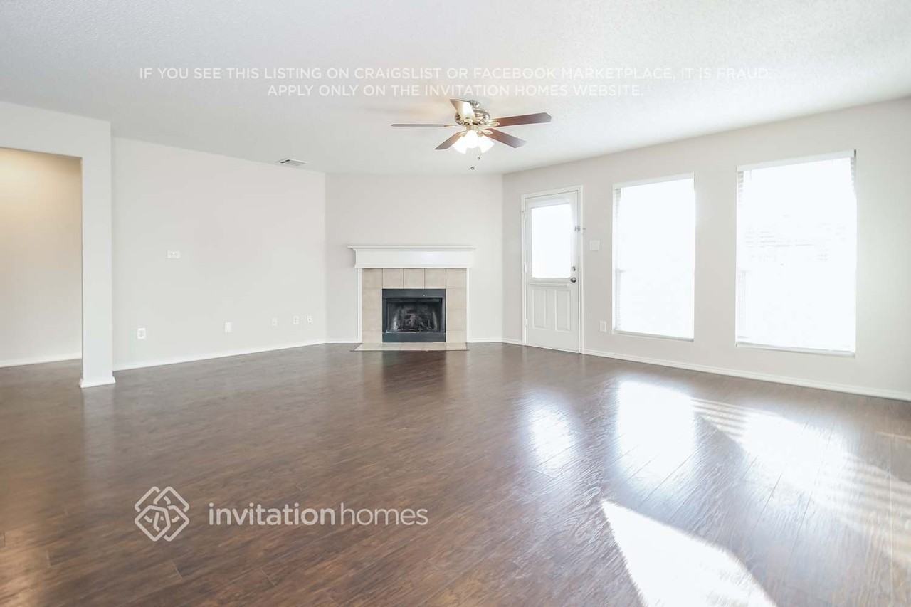 9701 George Bush Dr - Photo 3 of 14