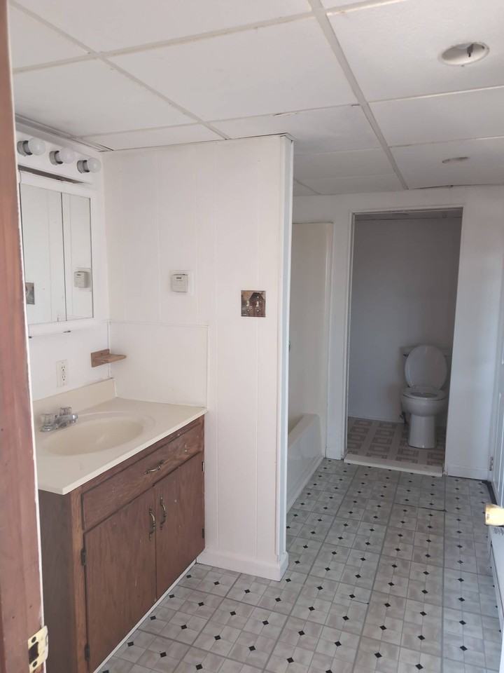 214 Jackson St #1 - Photo 2 of 5