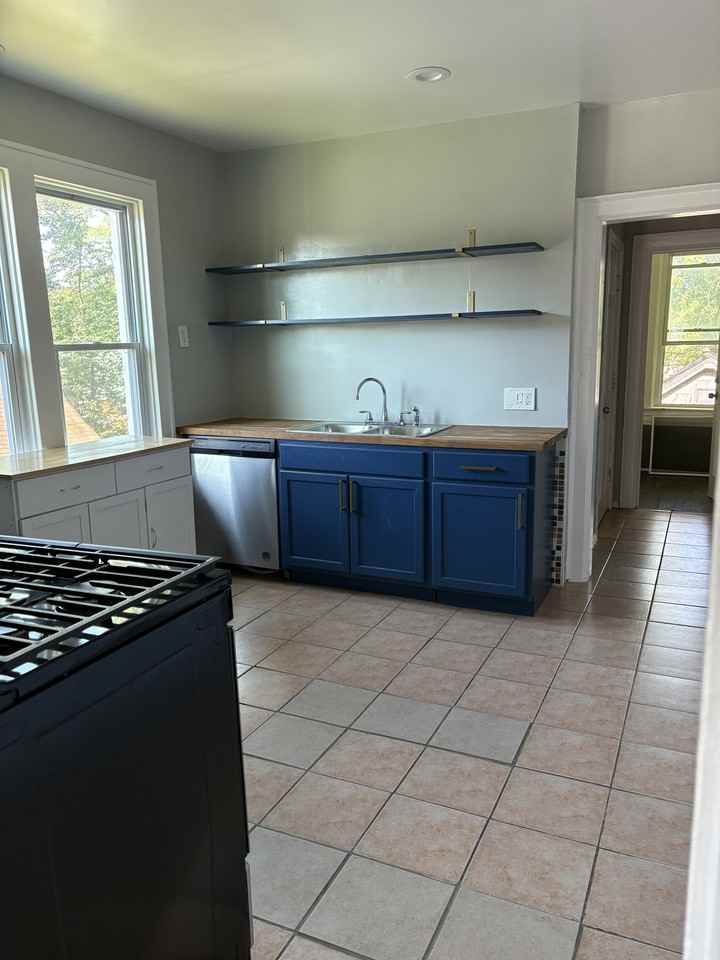 232 Dewitt St #2 - Photo 5 of 5