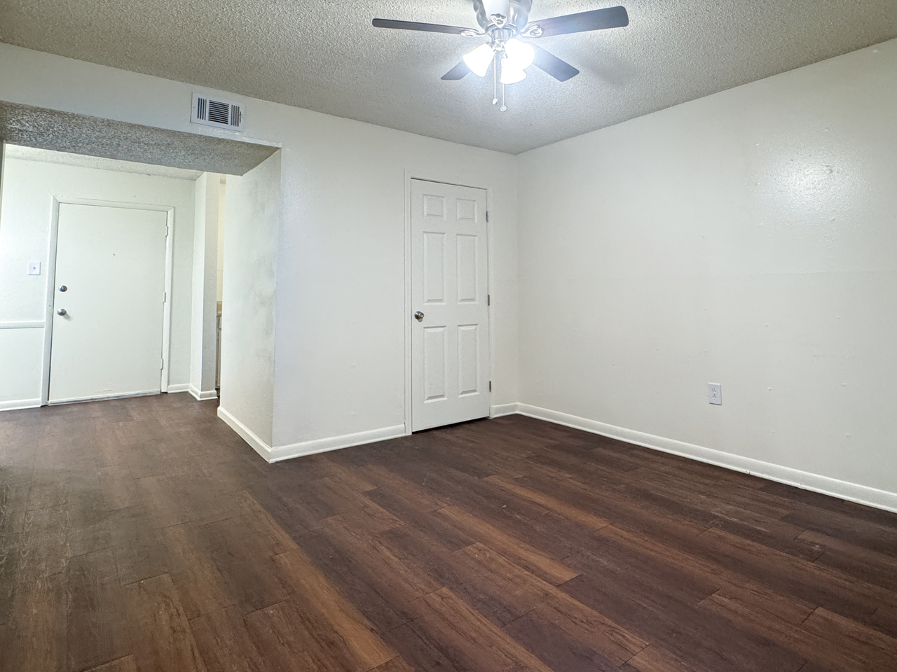 Come Home to Spanish Oaks - Photo 6 of 40