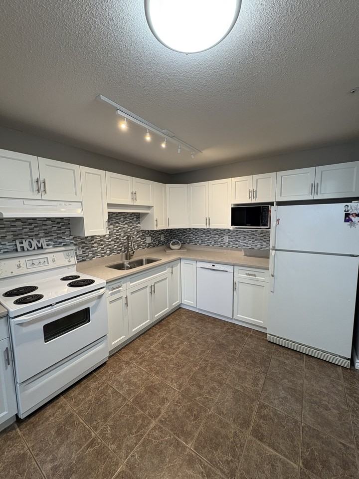 3174 Gladwin Road #207 - Photo 5 of 30