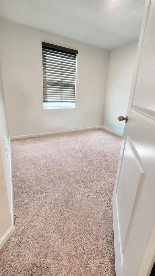 145 Fernside Ct - Photo 3 of 14